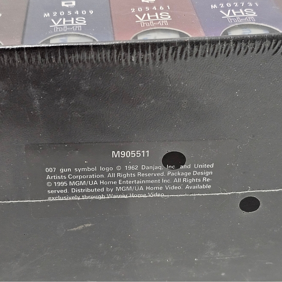 James Bond 007 Deluxe Edition Bond 007 Gift Set - Picture 11 of 16